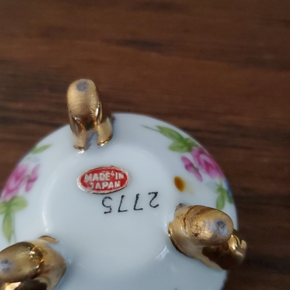 VINTAGE PORCELAIN MINIATURE TRINKET BOX - Picture 5 of 8